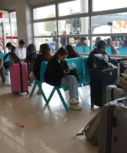 Niğde Otogarı’nda bayram yoğunluğu: Ek seferler de doldu