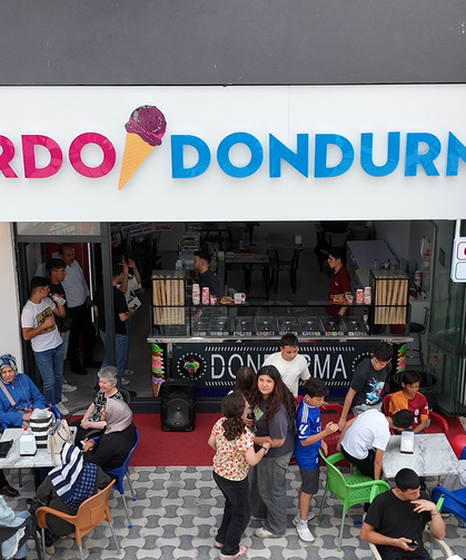 Niğde’de "Nerdo Dondurma & Tatlı" hizmete açıldı