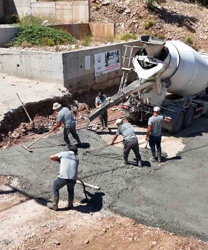 Yol yapım ve bakım çalışmaları sürüyor