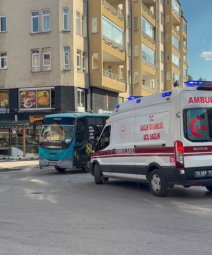 Selçuk Mahallesi’nde otomobil ile motosiklet çarpıştı