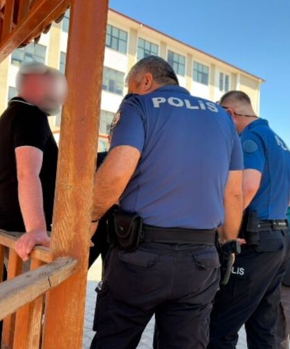 Niğde'de ilkokulda velilerin kavgası polisi harekete geçirdi