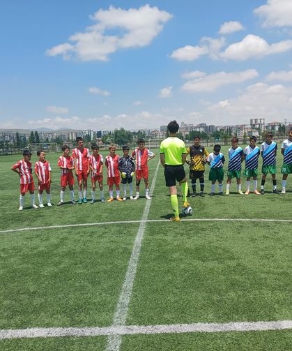 Niğde'de U-12 futbol karşılaşmaları oynandı