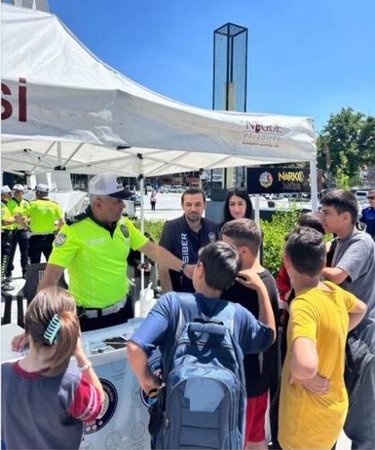 Niğde Emniyetinden öğrencilere trafik kuralları bilgilendirmesi
