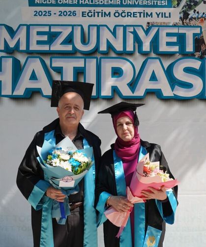 Eş oldular, sınıf arkadaşı oldular, birlikte mezun oldular