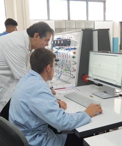 Niğde’de meslek lisesi öğrencileri hem üretiyor hem geleceğe hazırlanıyor