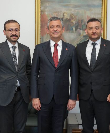 CHP'li Hulusi Özen'den Özgür Özel'e TBMM ziyareti