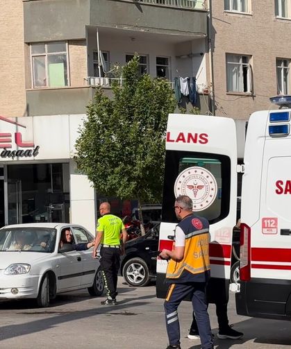 Otomobil ile motosiklet çarpıştı: 1 yaralı