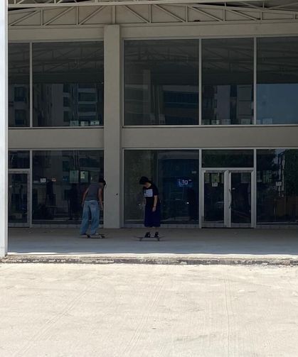 Hafta sonunun tadını kaykay sürerek çıkardılar