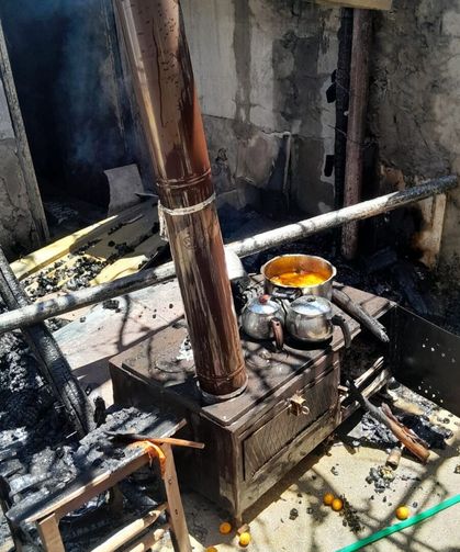 Niğde'de avludaki soba, yangına neden oldu