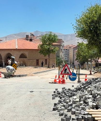 Niğde'de altyapı çalışmaları sürüyor