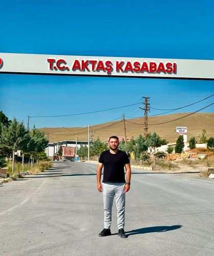 Aktaş’ın karşılama tabelası yenilendi