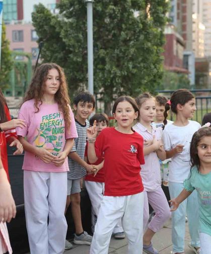 Yaz akşamı etkinliği şenliğe dönüştü