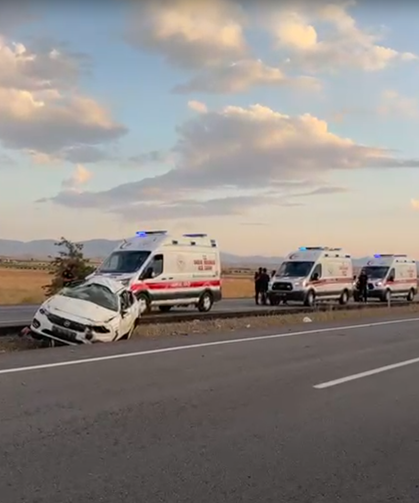 Niğde-Kayseri yolunda feci kaza: 4 yaralı