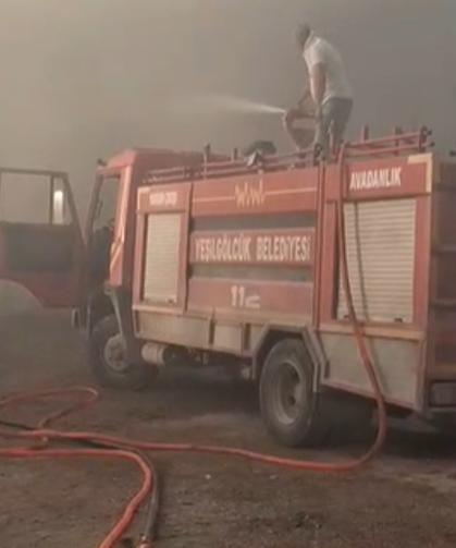 Niğde’nin Alay beldesinde balya yangını
