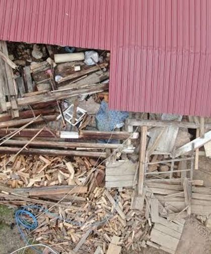 Tadilat yapılan köy evi çöktü, içeride mahsur kalarak yaralanan 5 kişi kurtarıldı