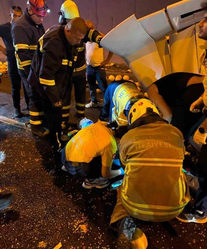 Kamyona çarpan tırın kupası dorseden ayrıldı: 1 ağır yaralı