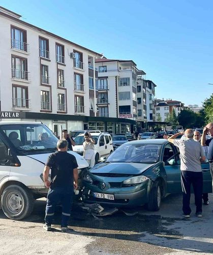 Kazadan kaçmak isterken motosiklet çarptı