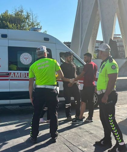 Niğde'de motosiklet ile otomobil çarpıştı: 1 yaralı