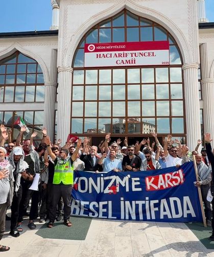 Filistin'e destek konvoyu Niğde'de yoğun katılımla karşılandı