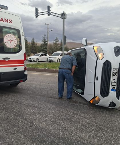 Niğde’de otomobil takla attı, 2 hafif yaralı