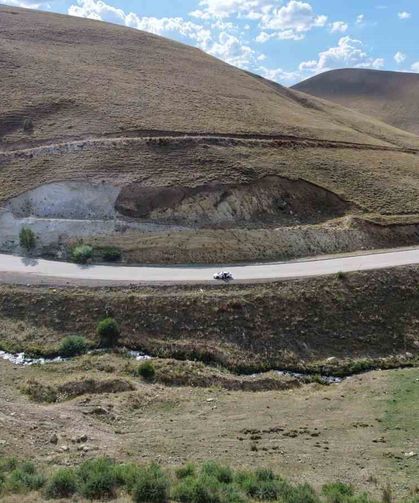 Araçlar vites boştayken yokuş yukarı gidiyor