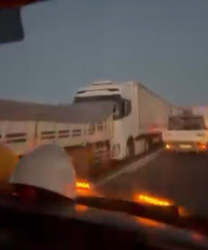 Ulukışla'da 5 tır zincirleme kazaya karıştı