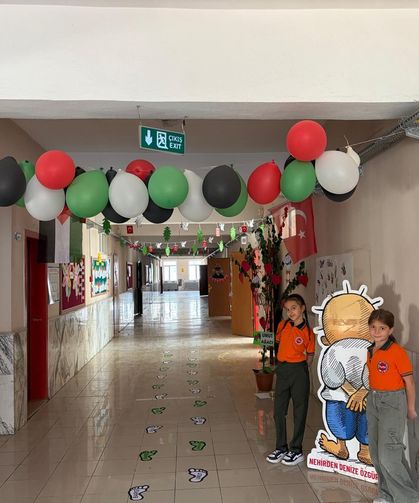 Öğrencilerden Gazze’deki çocuklara destek mesajı