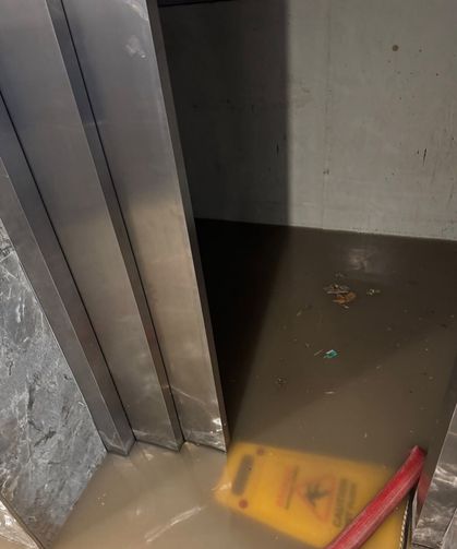 Niğde'de apartmanı su bastı
