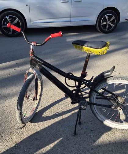Bisiklet otomobile çarptı: 1 yaralı