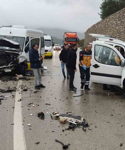 Feci kaza: 1 ölü, 10 yaralı