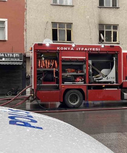 Apartmanın birinci katında çıkan yangın korkuttu