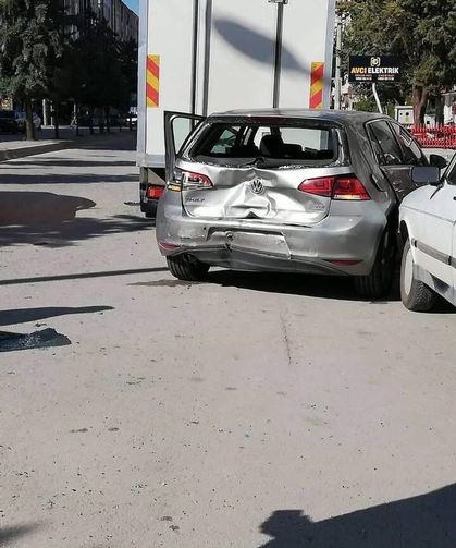 Zincirleme kaza: 3 yaralı