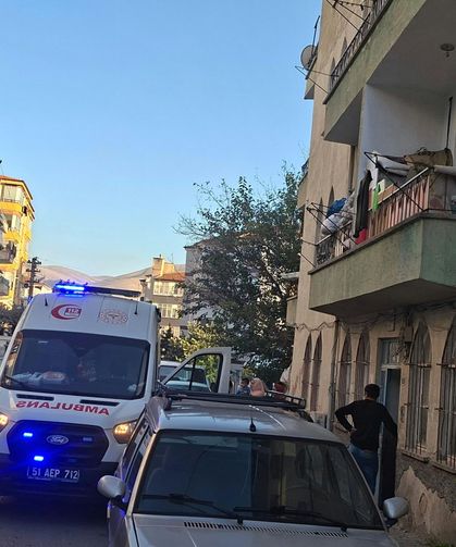 Niğde'de balkondan düşen 2 yaşındaki çocuk yaralandı