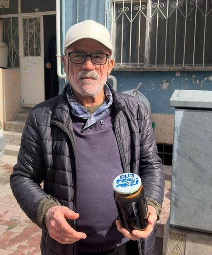Niğde’de 80 yıllık ağacın bereketi kazanlarda kaynıyor