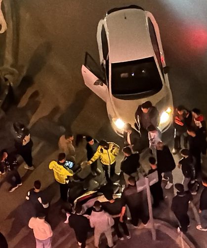 Niğde’de otomobil motosikletle çarpıştı: Biri bayıldı, biri yaralandı