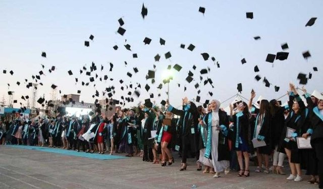 Üniversitede özlenen mezuniyet