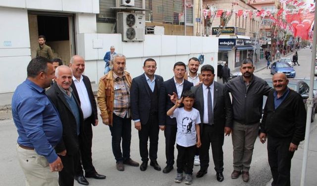 MHP adayları sahaları boş bırakmıyor