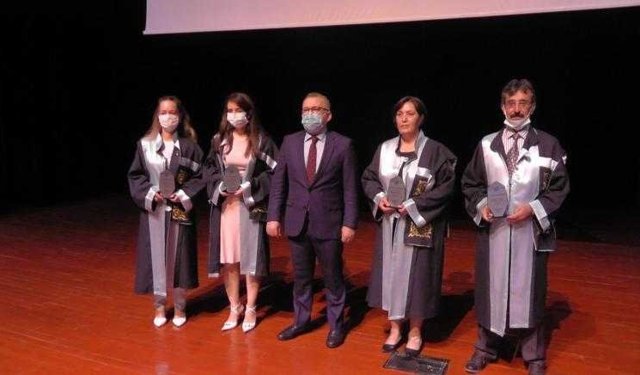 NÖH Üniversitesinde 2020 Ödülleri Verildi