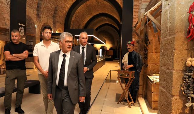 Vali Çelik, Bedesten Kent Müzesi'ni inceledi