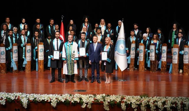 Niğde Ömer Halisdemir Üniversitesi Mezuniyet Töreni yapıldı