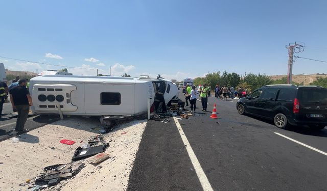 Nevşehir'de feci kaza; 2'si ağır, 13 yaralı