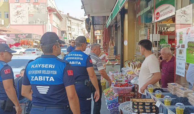 Zabıta ekiplerinden kaldırım ve yol işgallerine denetim