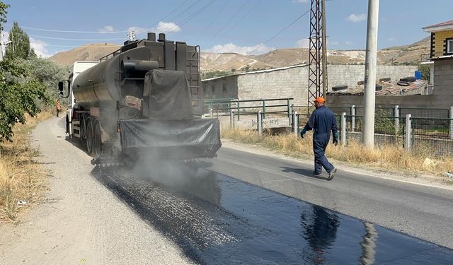 Köy yolları konforlu hale geliyor