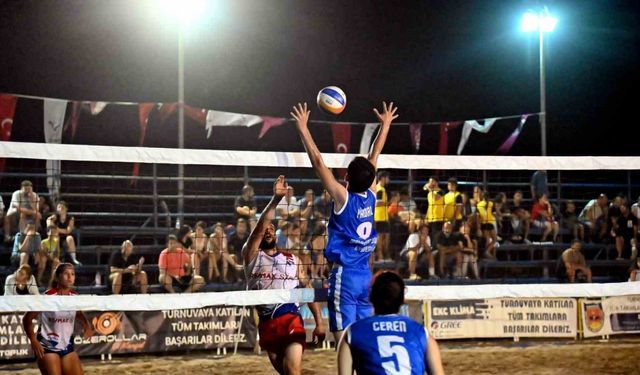 Hem Tatil Hem Spor Manavgat’ta Plaj Voleybolu Coşkusu