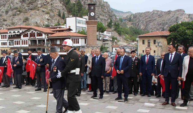 Gaziler Gününde Bastonlu Gaziye Mehmetçik Omuz Verdi