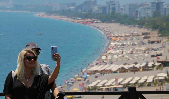 Antalya’da Bu Yıl Turist Patlaması Oldu Yeni Rekor Geldi.