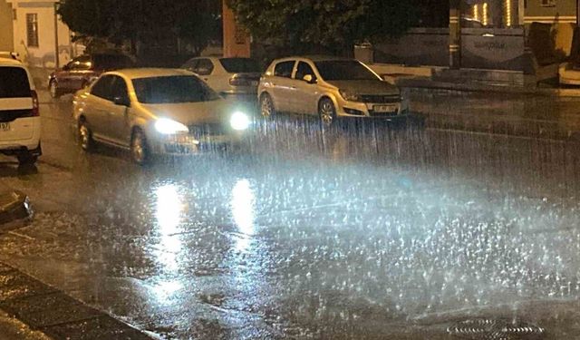 Mersin’de Yükseklere Kar Sahile Yağmur Yağdı