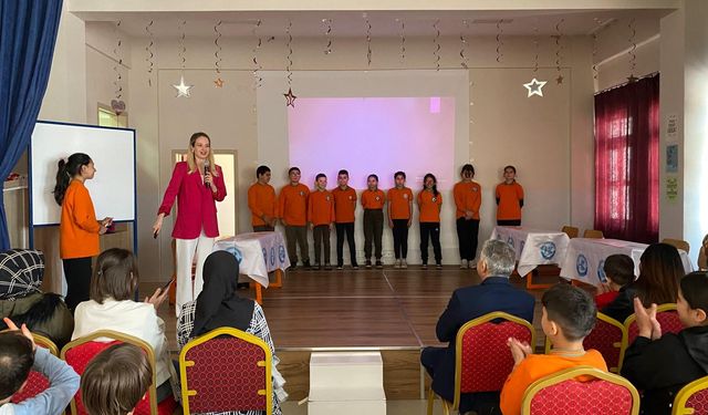 İngilizce Bilgi Yarışmasının Kazananı Belli Oldu