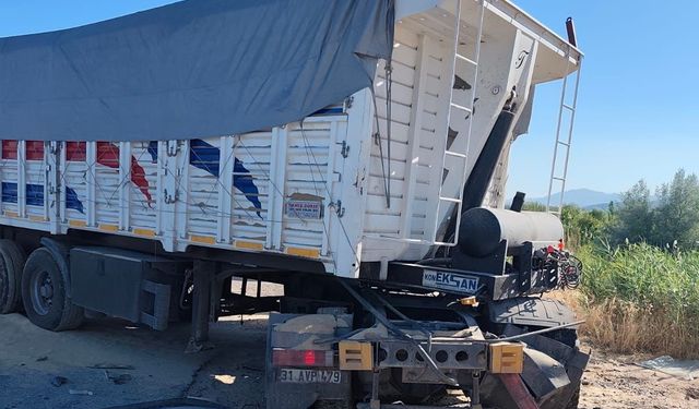 Tır ile beton mikseri çarpıştı: 1 yaralı