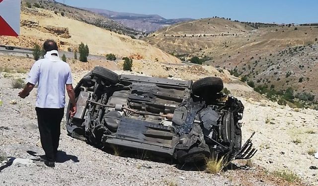 Otomobil takla attı: 1 ölü, 2 yaralı